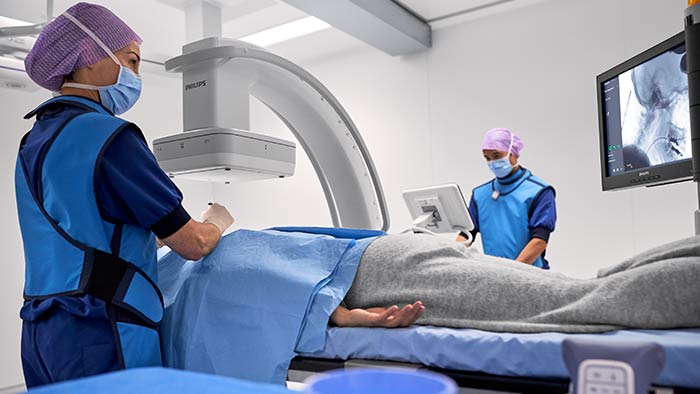 Arcos em C móveis para gestão de dor