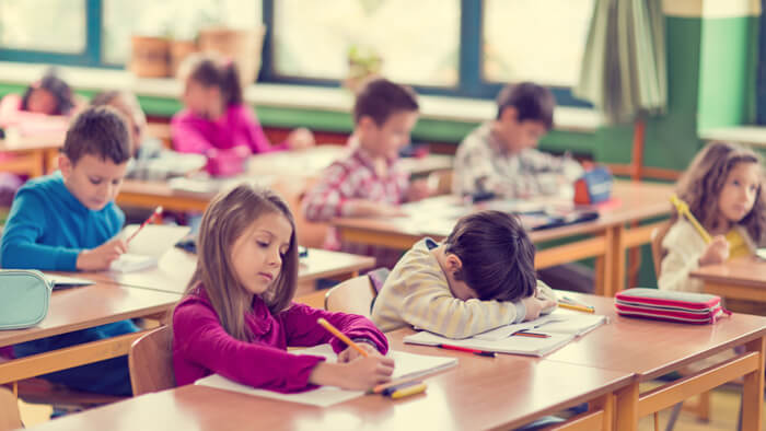 Como é que o regresso às aulas afeta o sono?