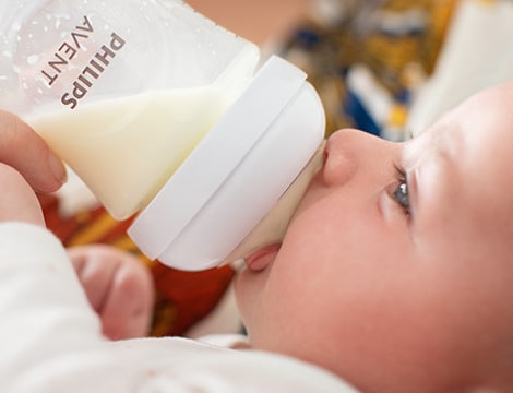 Tetina para biberões, investigação sobre o ritmo natural de sucção do bebé