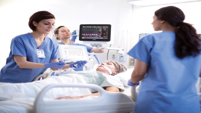 Philips apresenta novo ventilador Philips Respironics E30. Empresa irá aumentar a produção de ventiladores até 4.000 unidades por semana
